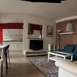 2 Bedroom Calm La Defense