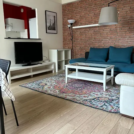 2 Bedroom Calm La Defense