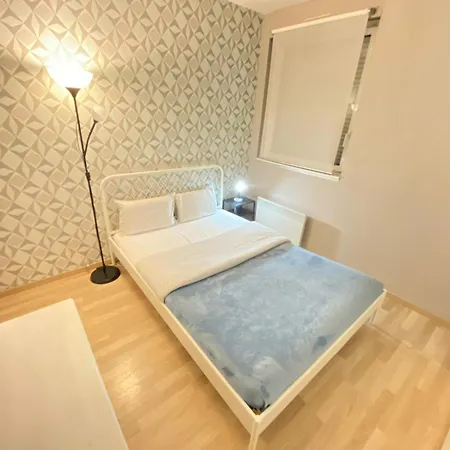 Apartment 2 Bedroom Calm La Defense Courbevoie